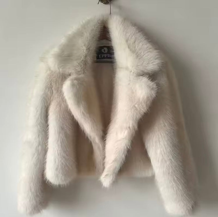 Manteau Court à Fourrure de Renard – Élégance & Confort