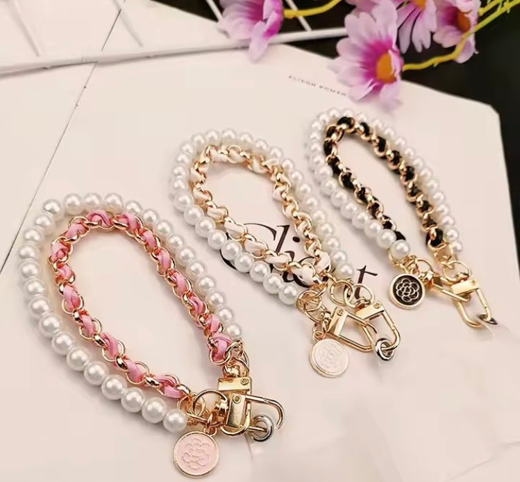 Set 3 Pièces Bracelet & Chaîne de Téléphone – Cuir, Perles & Camélia