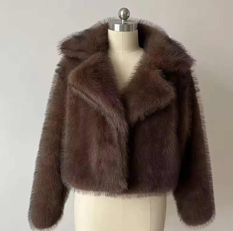 Manteau Court à Fourrure de Renard – Élégance & Confort