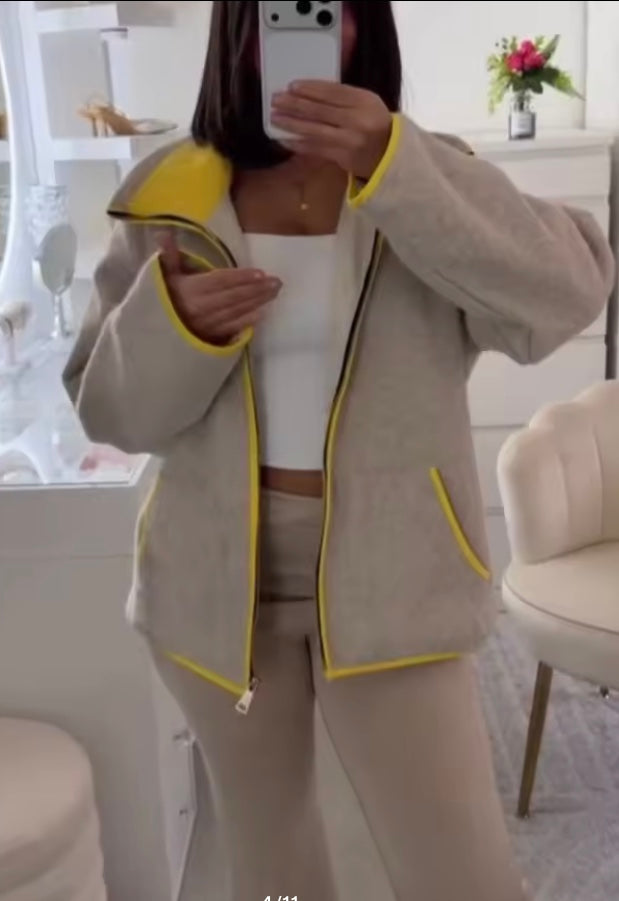 Veste polaire col montant zippée – Élégance moderne 2025