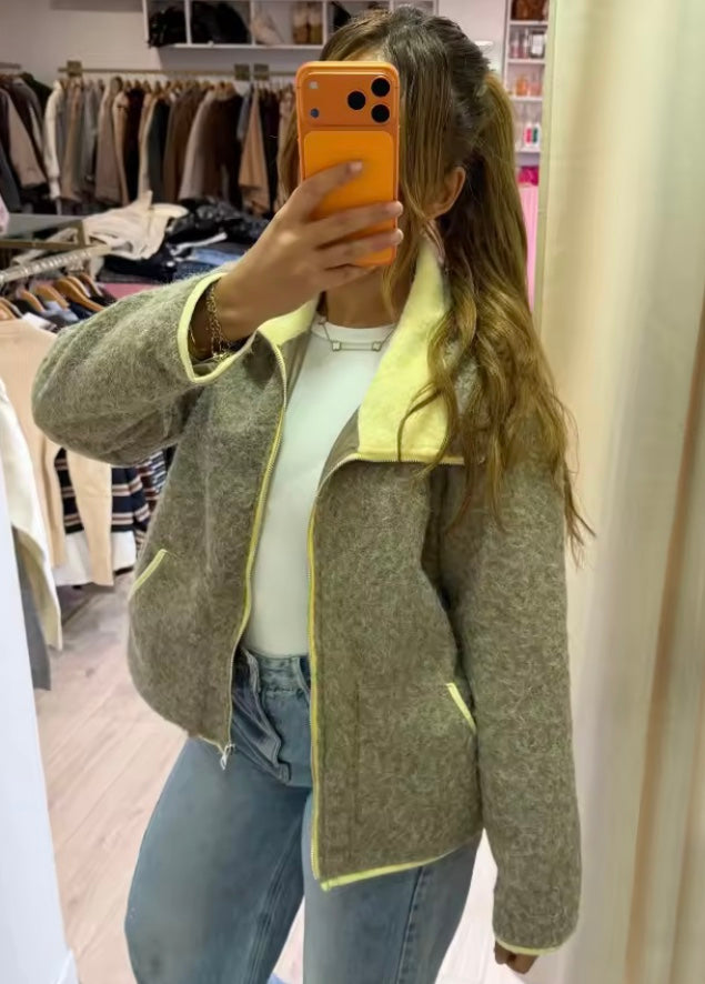 Veste polaire col montant zippée – Élégance moderne 2025